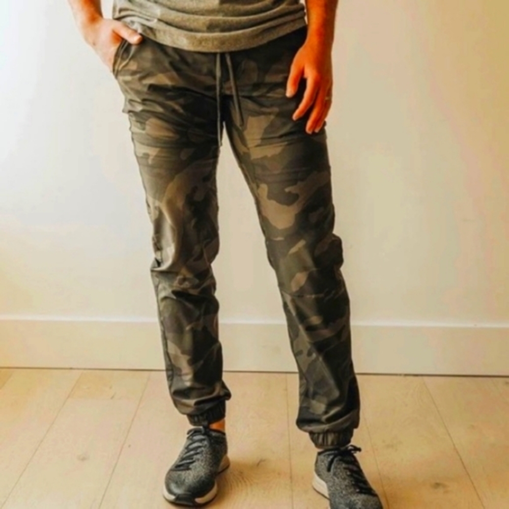 Modern Culture Camo Jogger Pants XL